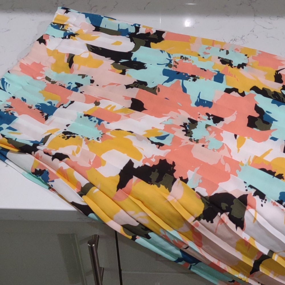 Ava & Viv Tropical Print Pleated Skirt